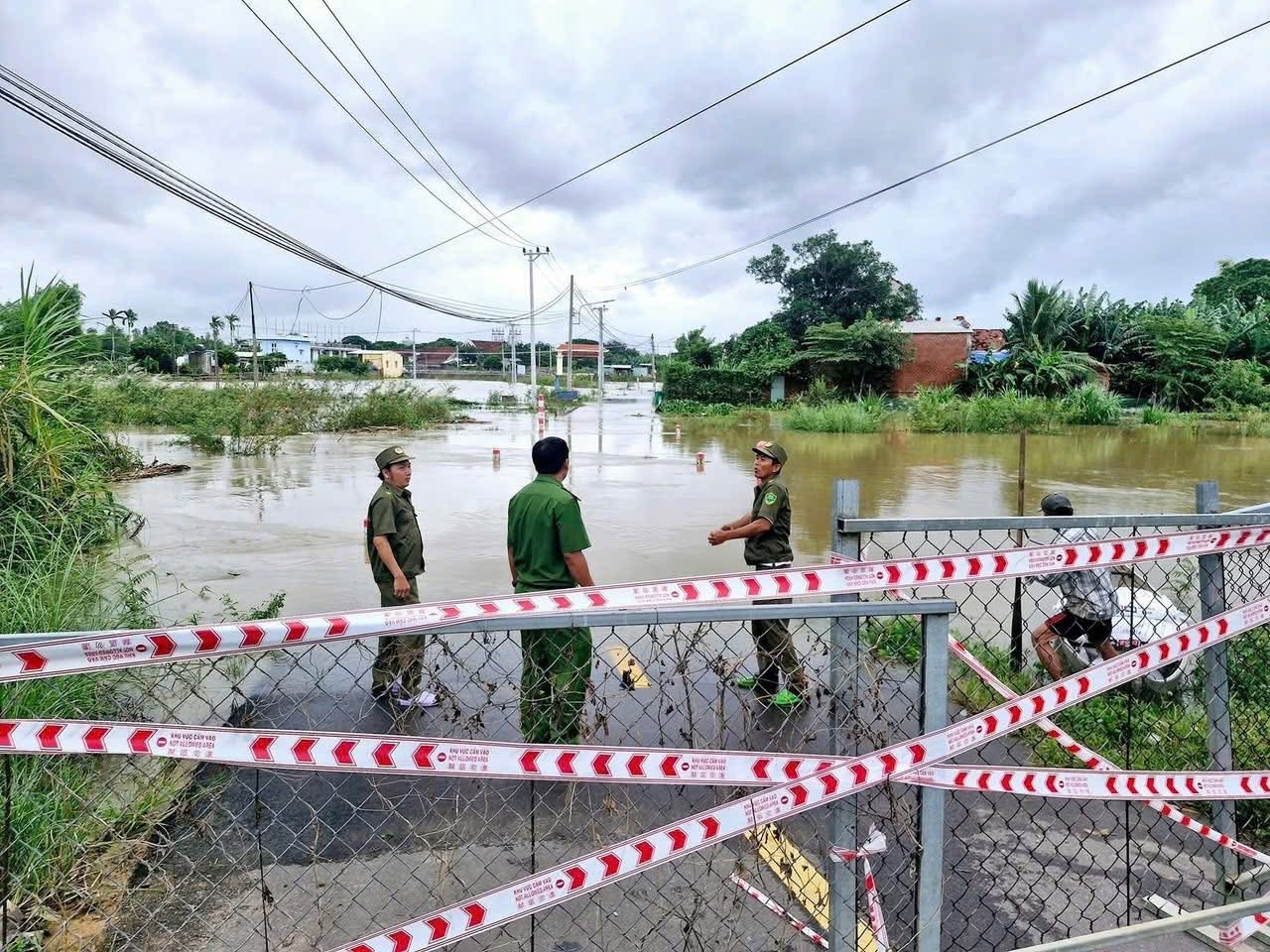 Mưa to gây ngập lụt, Gia Lai kích hoạt kịch bản phòng chống lũ- Ảnh 2.
