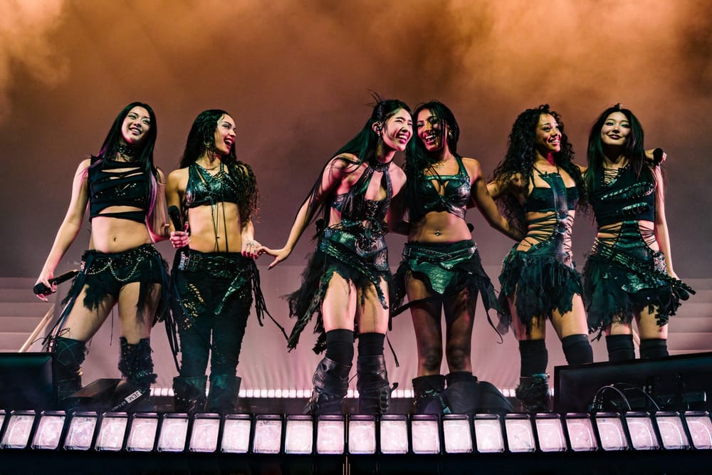 BLACKPINK không có cửa nhảy được như nhóm nữ này, body săn chắc mặc hở cỡ nào cũng không thấy phản cảm- Ảnh 4.