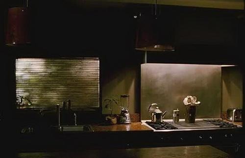 6 dấu hiệu nhận biết ngôi nhà nặng âm khí, càng ở càng mệt mỏi- Ảnh 1.