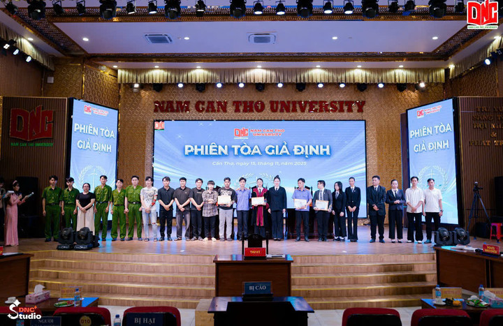 Phiên toà giả định của sinh viên luật gây sốt vì "diễn như không diễn"- Ảnh 1.