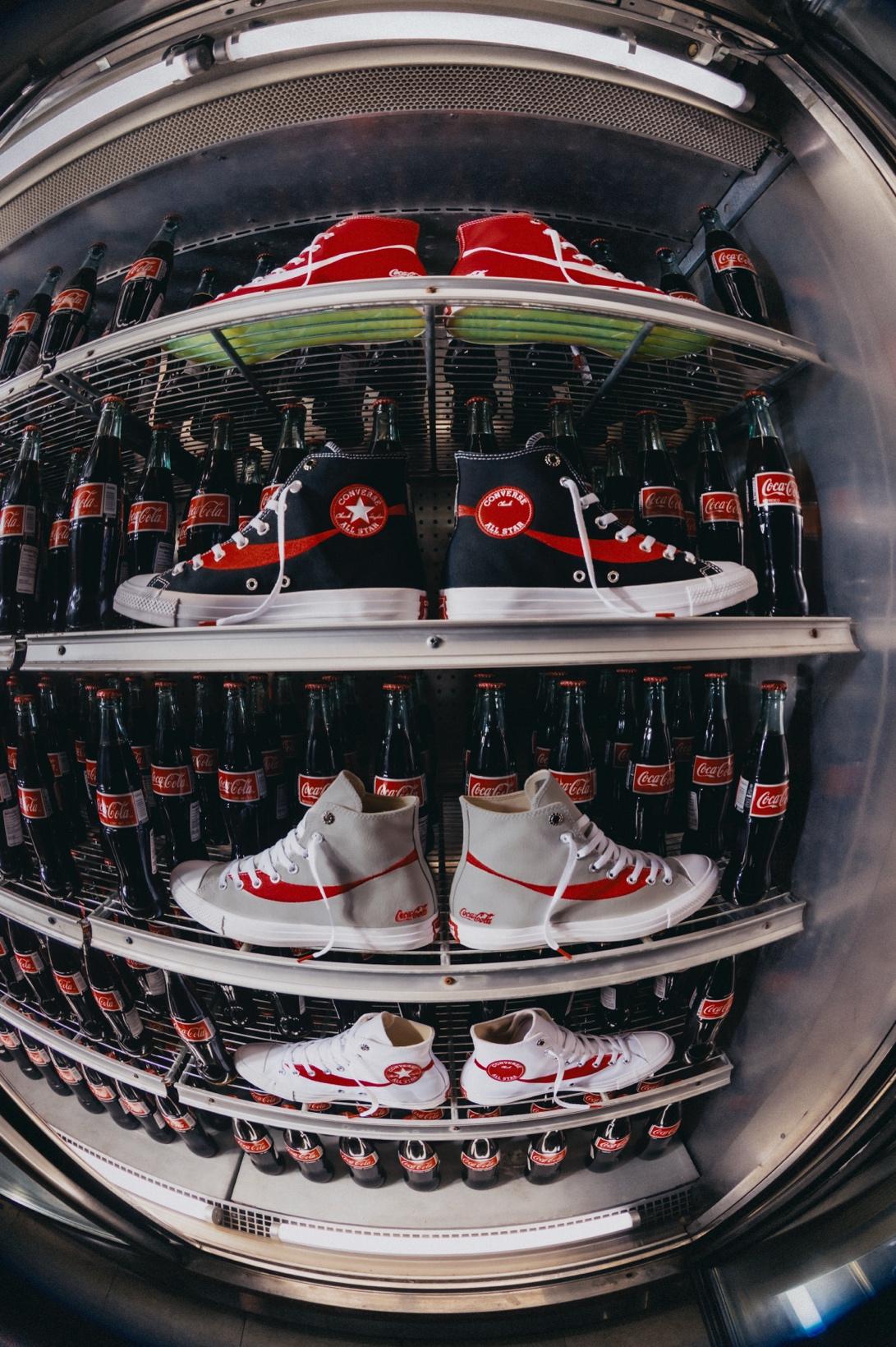 Bùng nổ trở lại: Coca-Cola và Converse tái hợp, Gen Z “đứng ngồi không yên”- Ảnh 7.