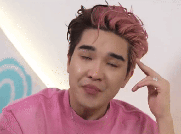 Trấn Thành nói thẳng OgeNus: “Em là mama boy đấy, bây giờ đã tách mẹ ra chưa?”- Ảnh 2. Trấn Thành nói thẳng OgeNus: “Em là mama boy đấy, bây giờ đã tách mẹ ra chưa?”- Ảnh 2.