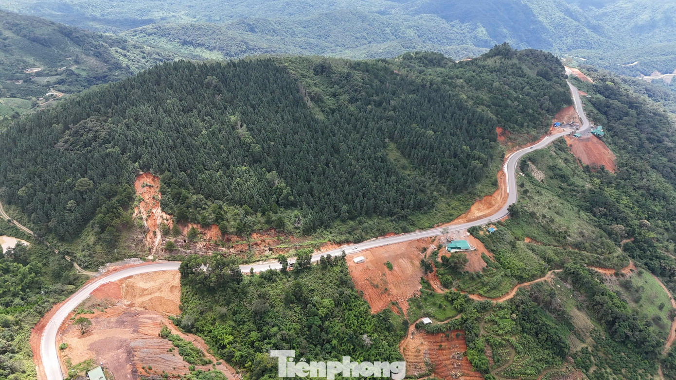 Đường sạt lở tứ phía, đi thế nào tới Đà Lạt?- Ảnh 1.