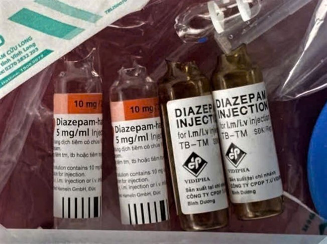 Phát hiện bác sĩ tử vong trong nhà riêng, nghi tiêm thuốc tự tử- Ảnh 1.