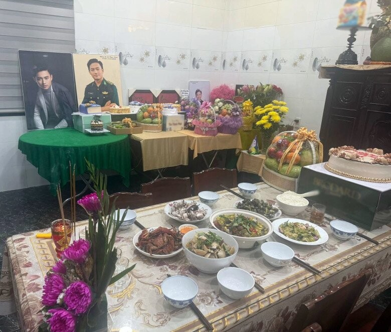 Em trai nhắn 1 câu tới cố diễn viên Quý Bình, ai nghe cũng lặng người- Ảnh 2. Em trai nhắn 1 câu tới cố diễn viên Quý Bình, ai nghe cũng lặng người- Ảnh 2.