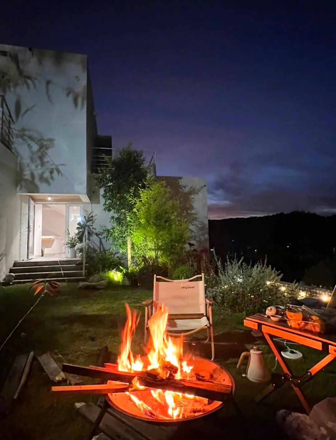 Chàng trai 30 tuổi bỏ phố về quê, xây biệt thự 760 m2 cho bố mẹ dưỡng già: Không cần kiếm đủ tiền mới chọn được cách sống- Ảnh 8. Chàng trai 30 tuổi bỏ phố về quê, xây biệt thự 760 m2 cho bố mẹ dưỡng già: Không cần kiếm đủ tiền mới chọn được cách sống- Ảnh 8.