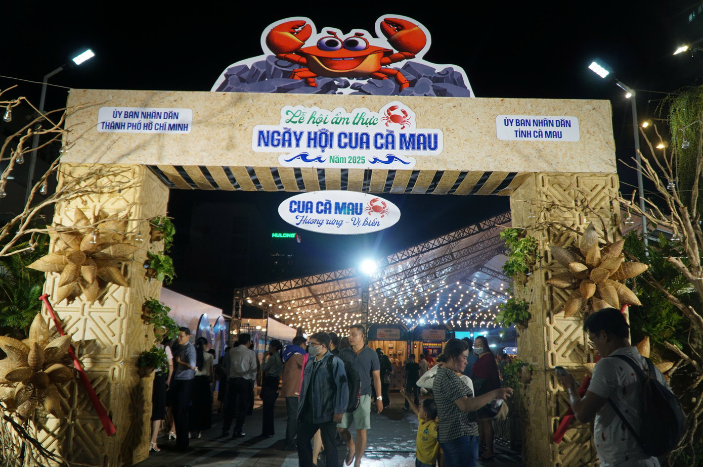 Lượng người mua ngoài sức tưởng tượng tại 'Ngày hội Cua' lần đầu tổ chức ở TPHCM- Ảnh 1.