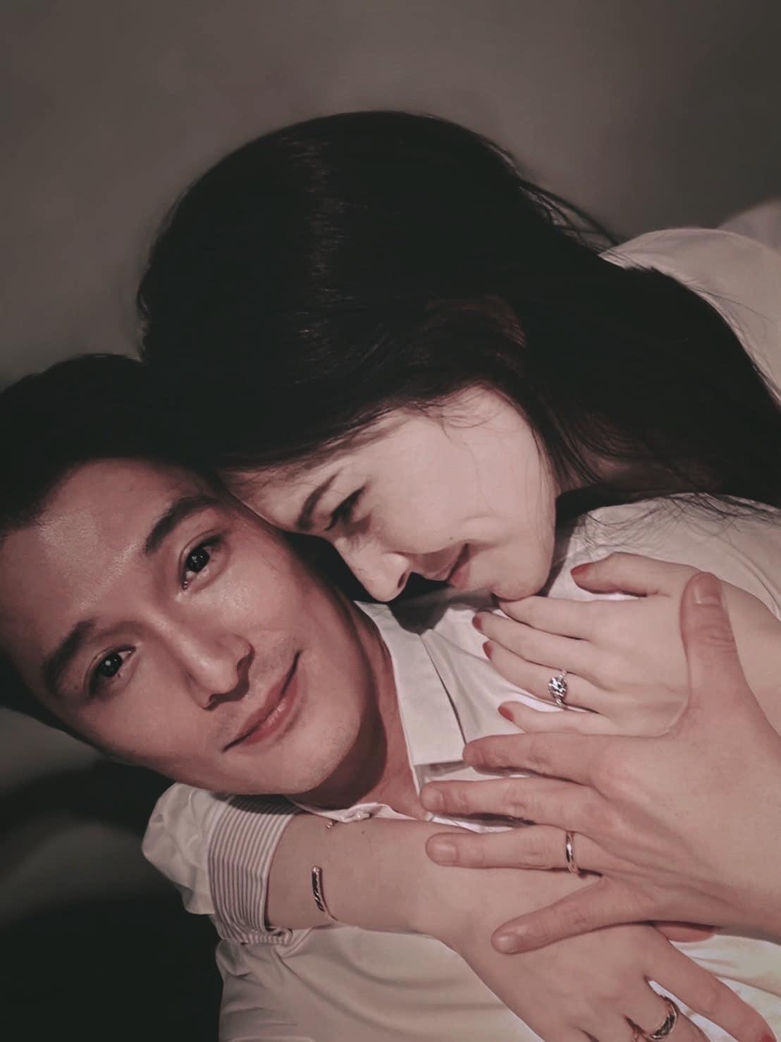 Ơn trời vì cuối cùng cặp đôi này đã cưới nhau: Cô dâu đẹp như thiên sứ, chú rể đào hoa số 1 showbiz- Ảnh 5.