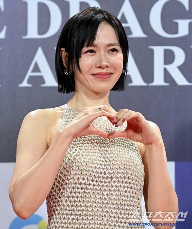 Không chịu nổi vợ chồng Hyun Bin - Son Ye Jin được nữa rồi!- Ảnh 8. Không chịu nổi vợ chồng Hyun Bin - Son Ye Jin được nữa rồi!- Ảnh 8.