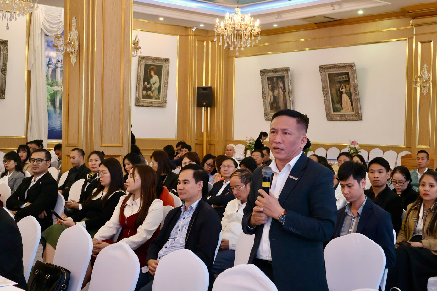 Vé máy bay đắt, chi phí vận chuyển chiếm tới 40% chuyến du lịch- Ảnh 3.