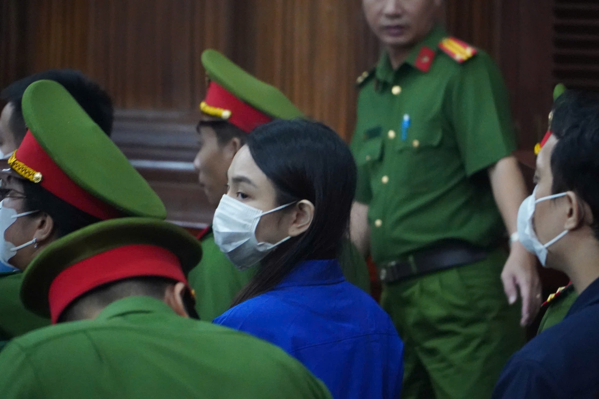 Nguyễn Thúc Thùy Tiên: "Cảm ơn cơ quan điều tra đã phát hiện vụ án"- Ảnh 3. Nguyễn Thúc Thùy Tiên: "Cảm ơn cơ quan điều tra đã phát hiện vụ án"- Ảnh 3.