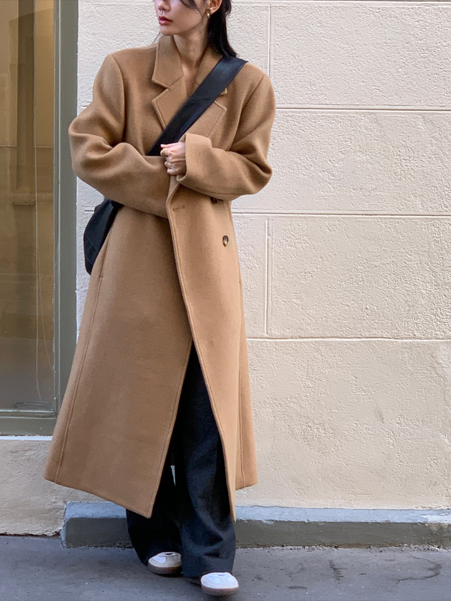 Mặc gì đi làm ngày rét mướt: 4 công thức đơn giản, đủ ấm áp mà vẫn chuẩn thanh lịch- Ảnh 3. Mặc gì đi làm ngày rét mướt: 4 công thức đơn giản, đủ ấm áp mà vẫn chuẩn thanh lịch- Ảnh 3.