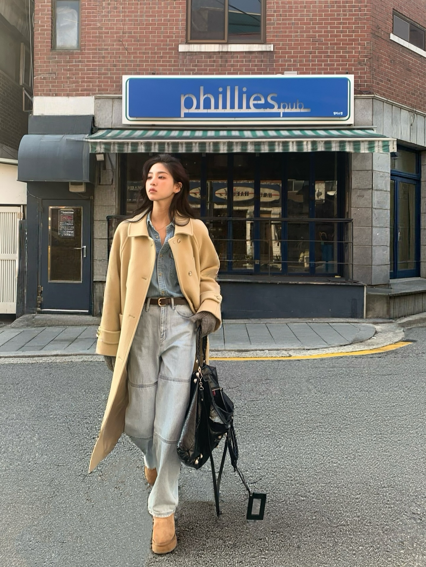 Đang hot hơn cả trang phục màu đen chính là đồ màu trắng - be: Trẻ trung hơn nhiều, tinh tế đỉnh cao- Ảnh 9. Đang hot hơn cả trang phục màu đen chính là đồ màu trắng - be: Trẻ trung hơn nhiều, tinh tế đỉnh cao- Ảnh 9.