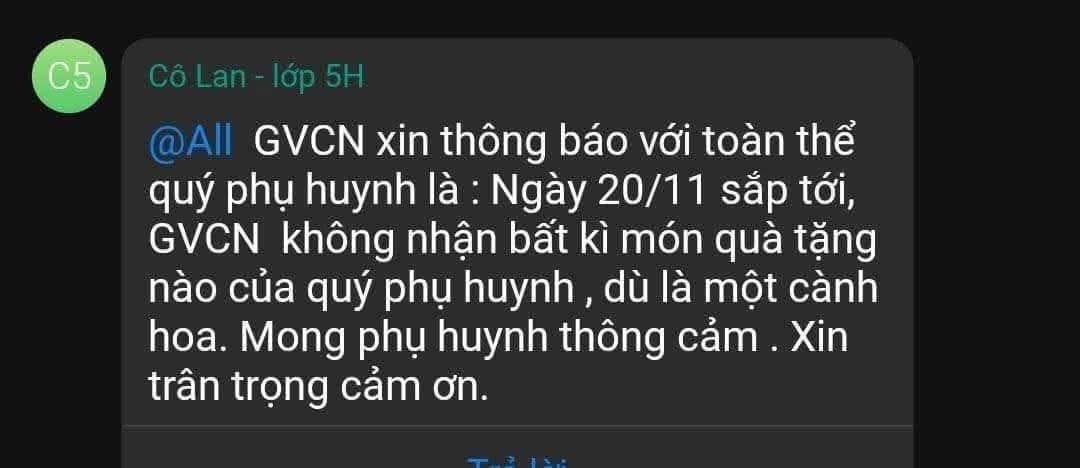 Đoạn tin nhắn gây sốt dịp lễ 20/11: Vì cô xứng đáng với những gì tốt đẹp nhất!- Ảnh 1.