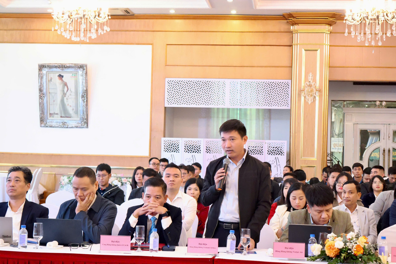 Vé máy bay đắt, chi phí vận chuyển chiếm tới 40% chuyến du lịch- Ảnh 2.