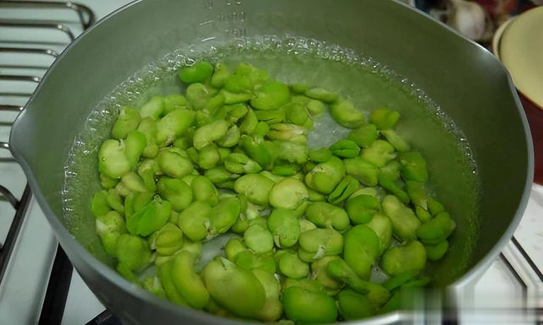 2 loại đậu ăn nhiều "phá gan", ngon bổ mấy cũng hạn chế- Ảnh 1.