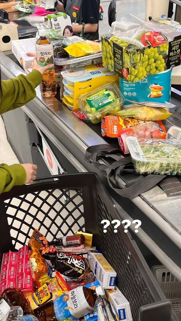 4 kiểu cha mẹ khiến con tiêu tiền như nước- Ảnh 1.