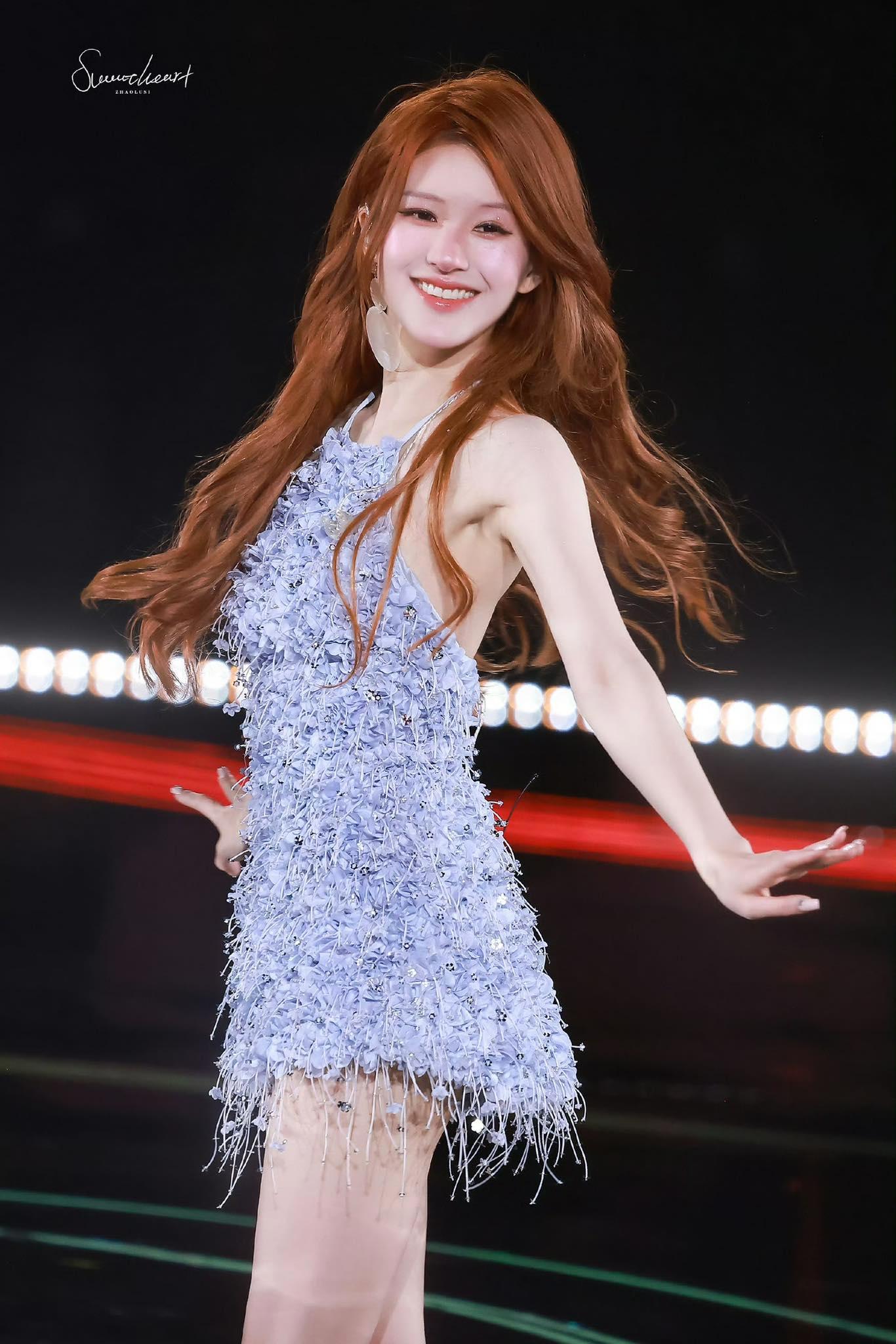 Triệu Lộ Tư đắc tội hơn nửa showbiz, bị chỉ trích Triệu Lộ Tư đắc tội hơn nửa showbiz, bị chỉ trích