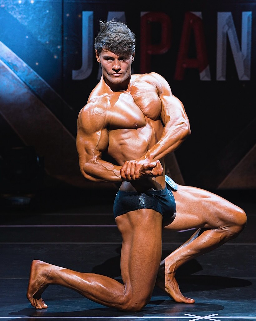 Trai đẹp tập gym từ bé, đến năm 18 tuổi thể hình phát triển đồ sộ cực dị khiến tất cả choáng váng- Ảnh 3.