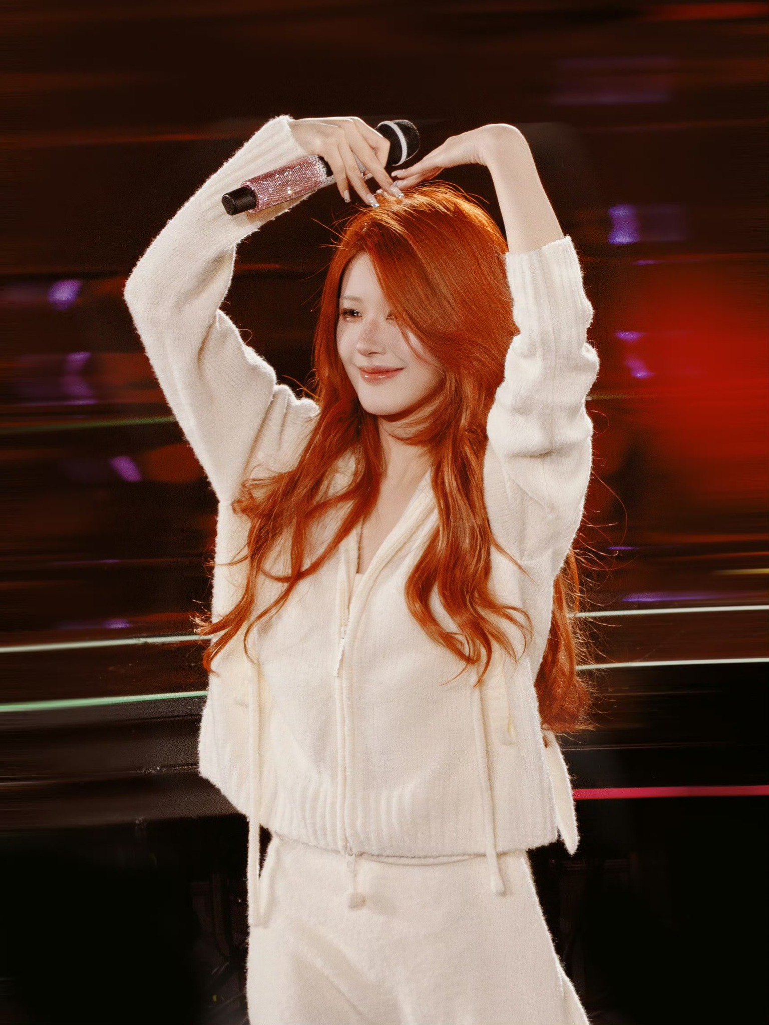 Triệu Lộ Tư đắc tội hơn nửa showbiz, bị chỉ trích Triệu Lộ Tư đắc tội hơn nửa showbiz, bị chỉ trích