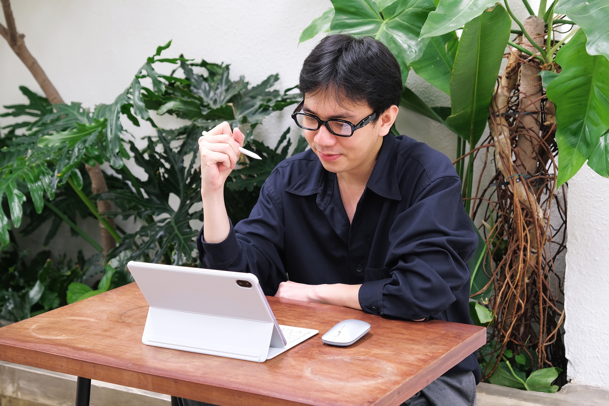 Mẫu tablet giá dưới 10 triệu đồng: dùng như máy tính, có màu tím lạ mắt- Ảnh 8. Mẫu tablet giá dưới 10 triệu đồng: dùng như máy tính, có màu tím lạ mắt- Ảnh 8.