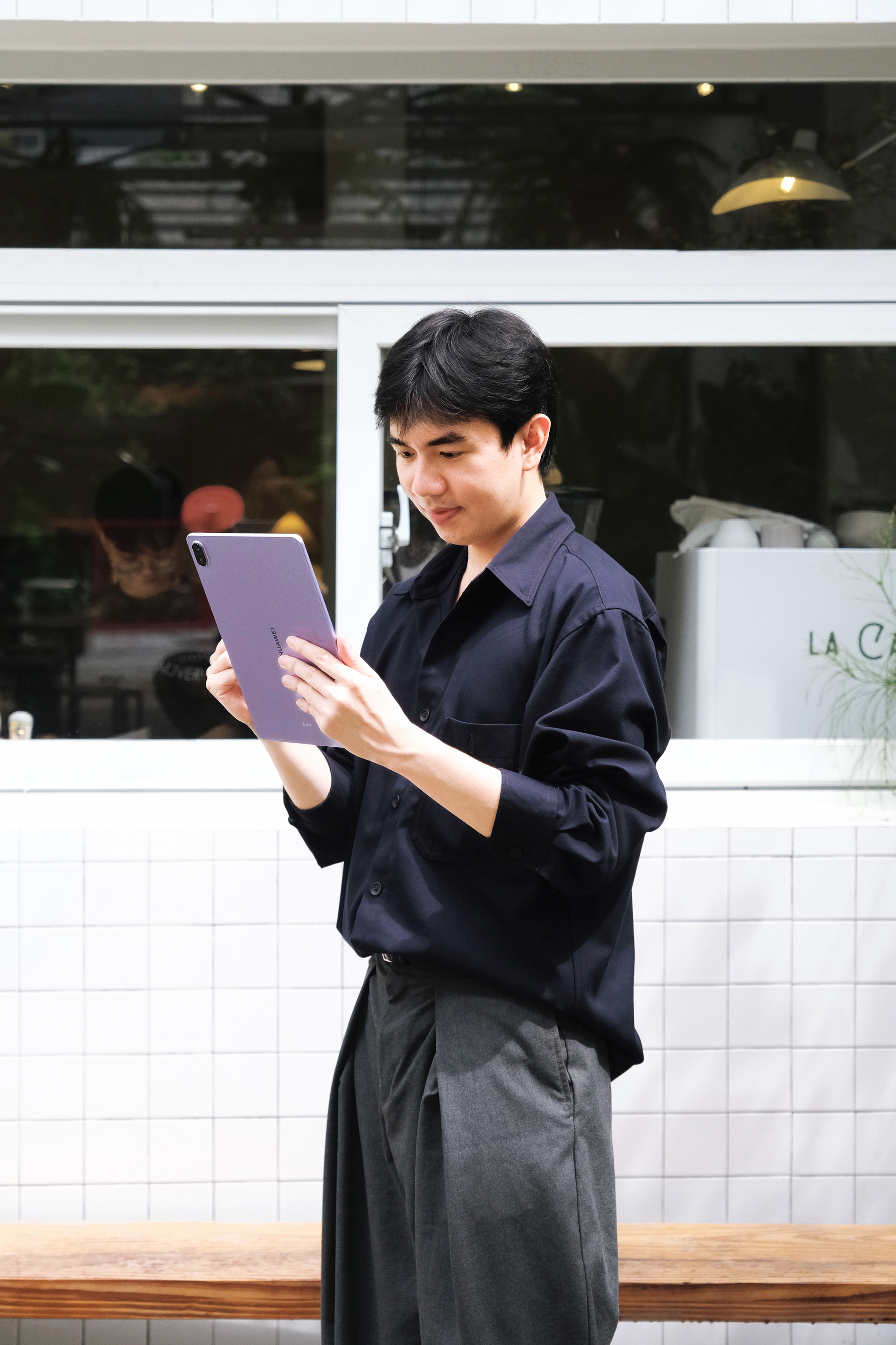 Mẫu tablet giá dưới 10 triệu đồng: dùng như máy tính, có màu tím lạ mắt- Ảnh 11. Mẫu tablet giá dưới 10 triệu đồng: dùng như máy tính, có màu tím lạ mắt- Ảnh 11.