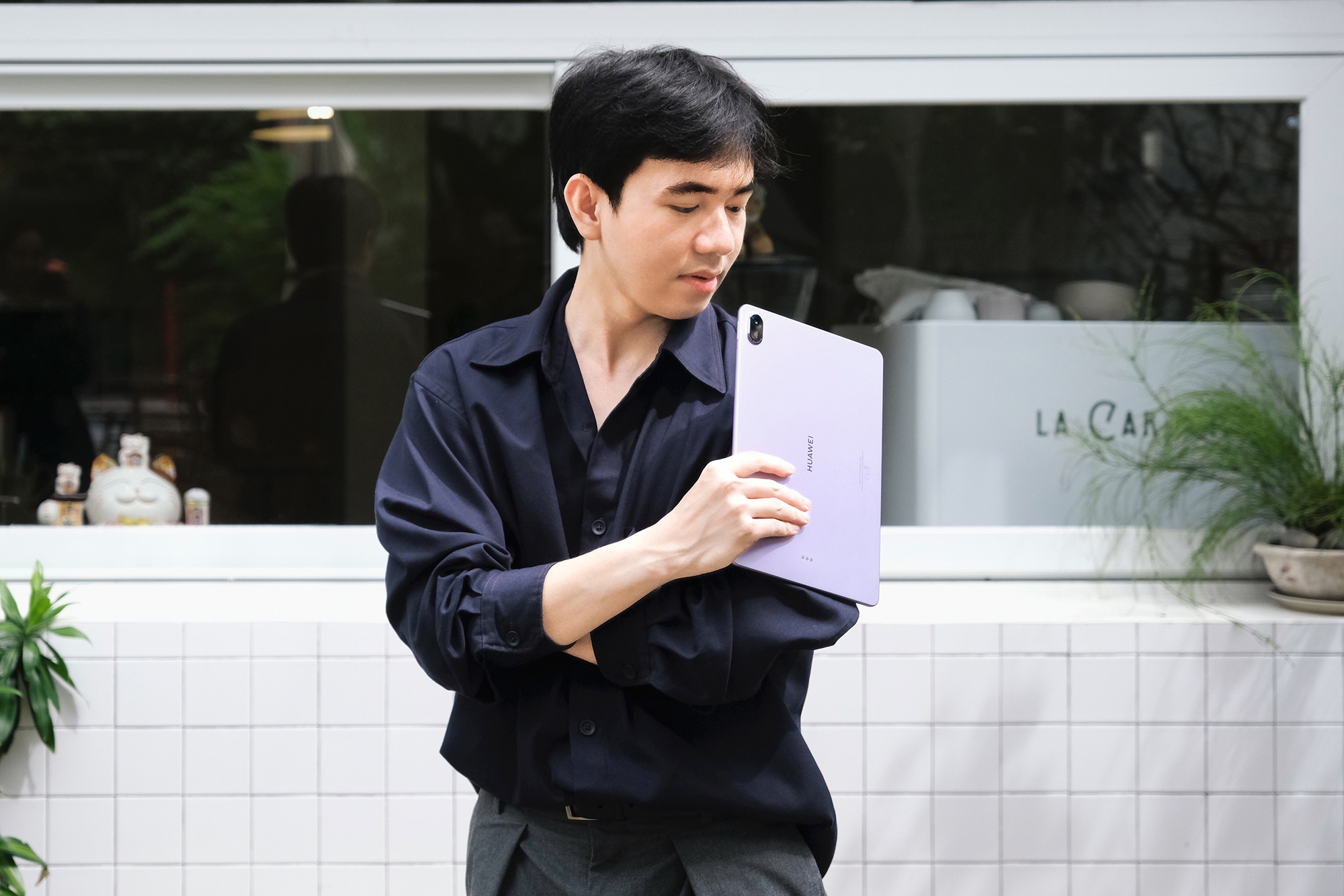 Mẫu tablet giá dưới 10 triệu đồng: dùng như máy tính, có màu tím lạ mắt- Ảnh 12. Mẫu tablet giá dưới 10 triệu đồng: dùng như máy tính, có màu tím lạ mắt- Ảnh 12.