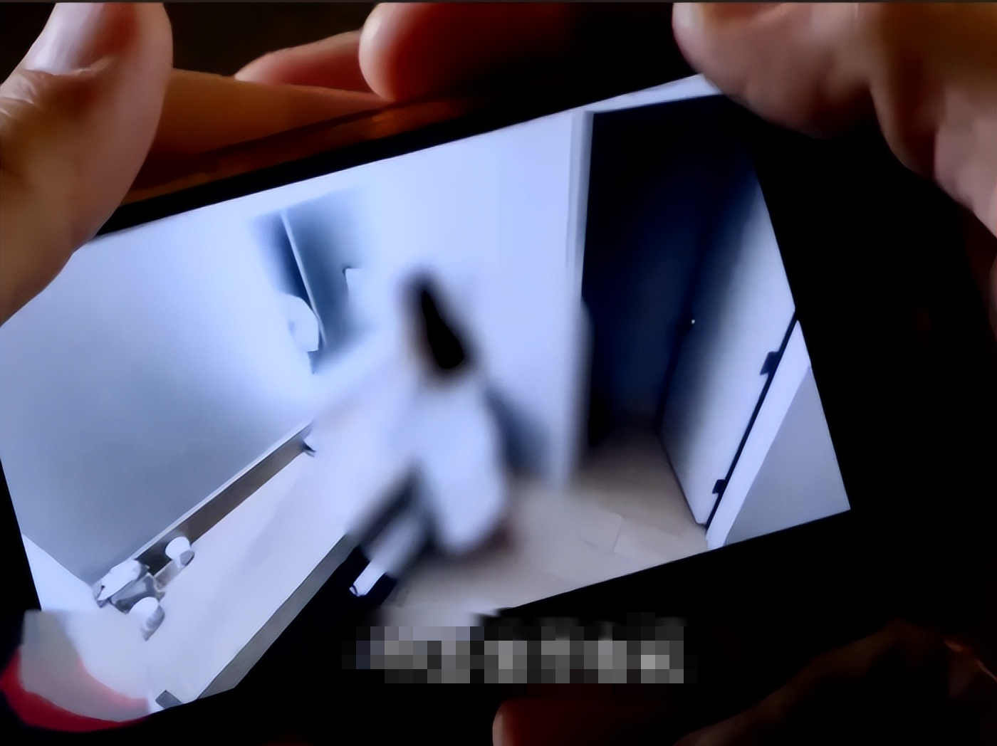 Một thứ nhỏ bằng lỗ kim nhưng có thể gây ra những mối họa không tưởng, ai cũng có thể bị nhắm tới- Ảnh 1.