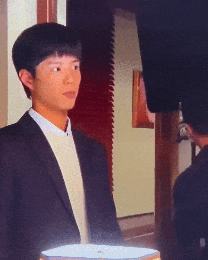 14 giây Park Bo Gum cầm điếu thuốc trên tay làm 14 giây Park Bo Gum cầm điếu thuốc trên tay làm