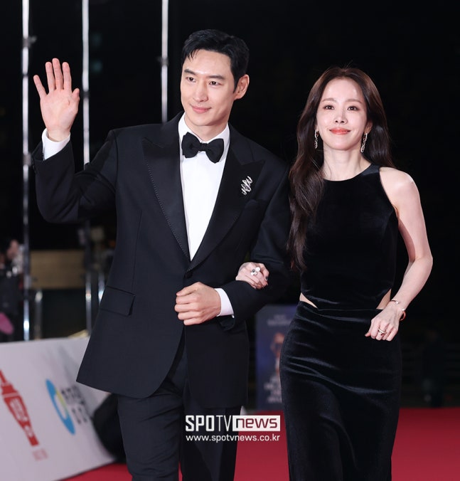 Hàn Quốc có duy nhất 1 mỹ nhân 43 tuổi mà trẻ đẹp như gái 18, đến sợi tóc cũng đẹp ngất ngây lòng người- Ảnh 6. Hàn Quốc có duy nhất 1 mỹ nhân 43 tuổi mà trẻ đẹp như gái 18, đến sợi tóc cũng đẹp ngất ngây lòng người- Ảnh 6.