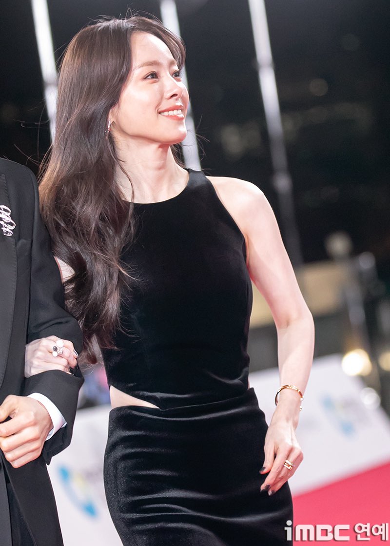 Hàn Quốc có duy nhất 1 mỹ nhân 43 tuổi mà trẻ đẹp như gái 18, đến sợi tóc cũng đẹp ngất ngây lòng người- Ảnh 1. Hàn Quốc có duy nhất 1 mỹ nhân 43 tuổi mà trẻ đẹp như gái 18, đến sợi tóc cũng đẹp ngất ngây lòng người- Ảnh 1.