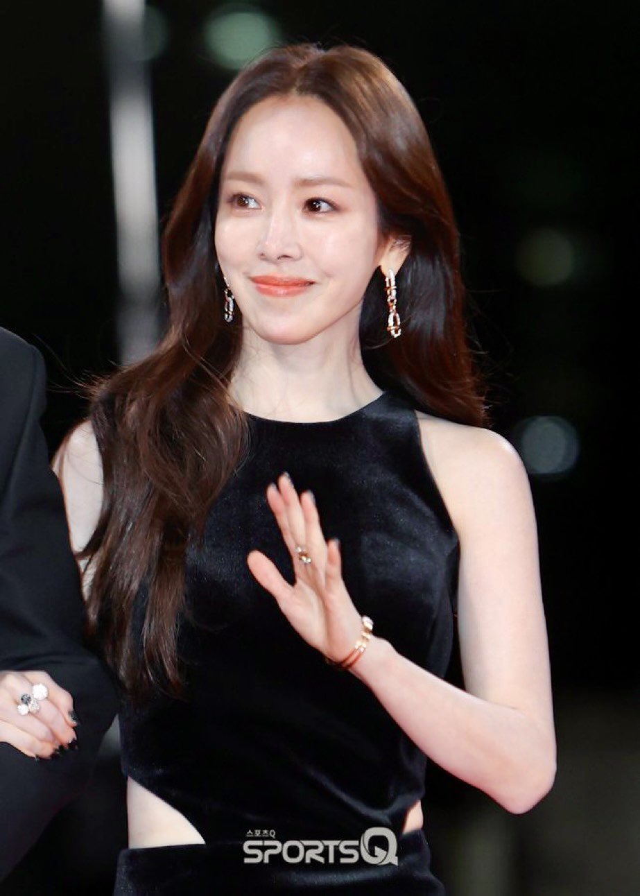 Hàn Quốc có duy nhất 1 mỹ nhân 43 tuổi mà trẻ đẹp như gái 18, đến sợi tóc cũng đẹp ngất ngây lòng người- Ảnh 2. Hàn Quốc có duy nhất 1 mỹ nhân 43 tuổi mà trẻ đẹp như gái 18, đến sợi tóc cũng đẹp ngất ngây lòng người- Ảnh 2.