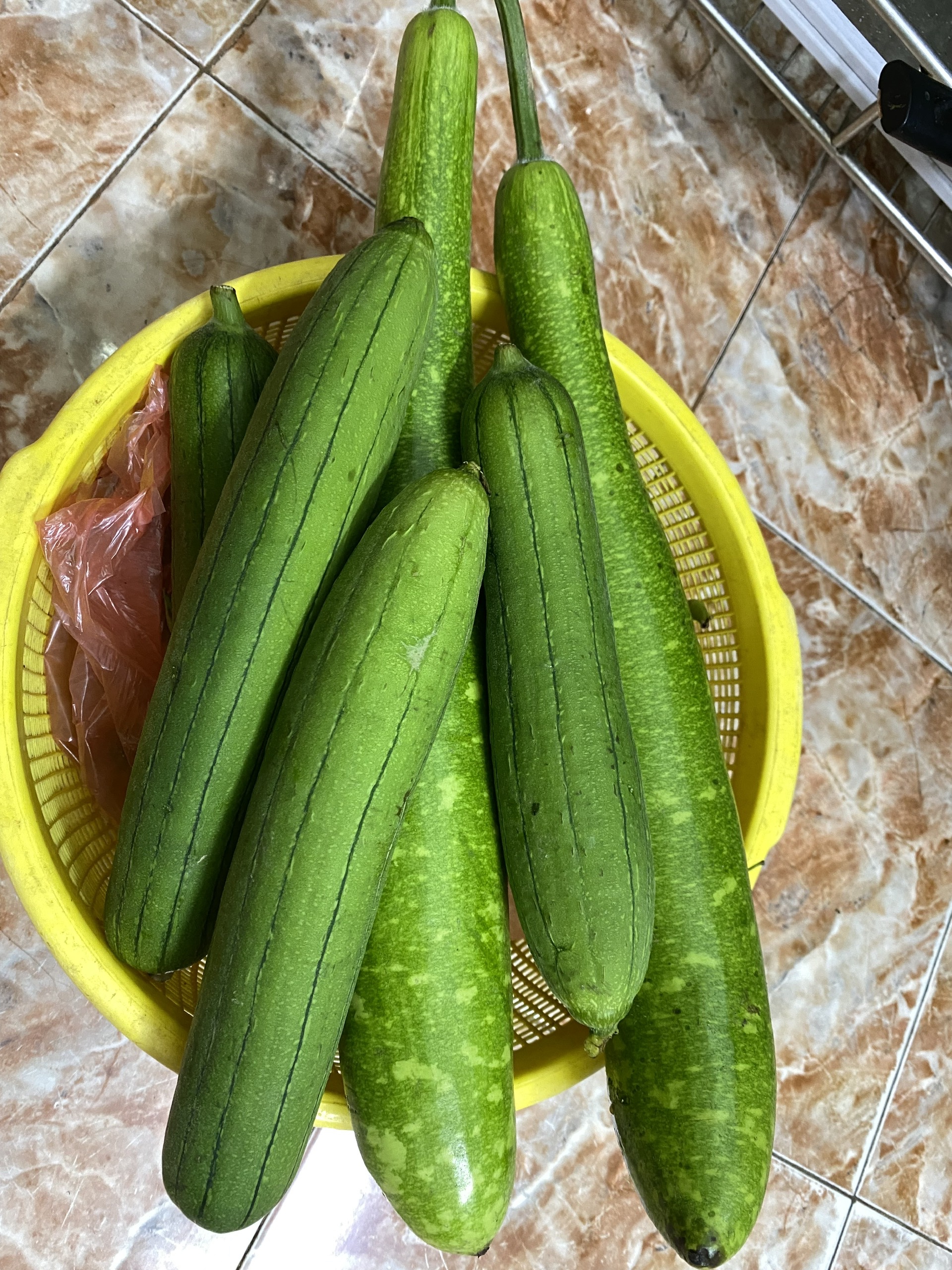 Bát phở có thể tăng giá vì cọng hành, người dân ngóng mãi giá rau xanh không giảm- Ảnh 3.