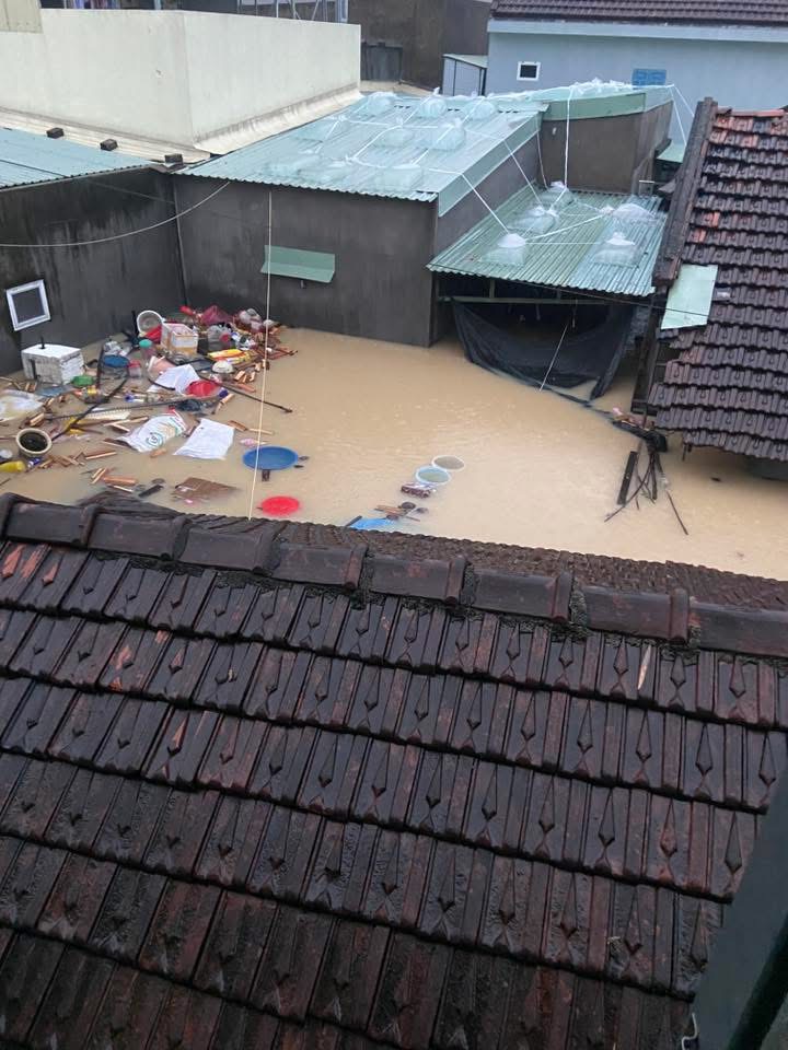 Cận cảnh mưa lũ lịch sử, hàng ngàn nhà dân Gia Lai chìm trong biển nước- Ảnh 14.