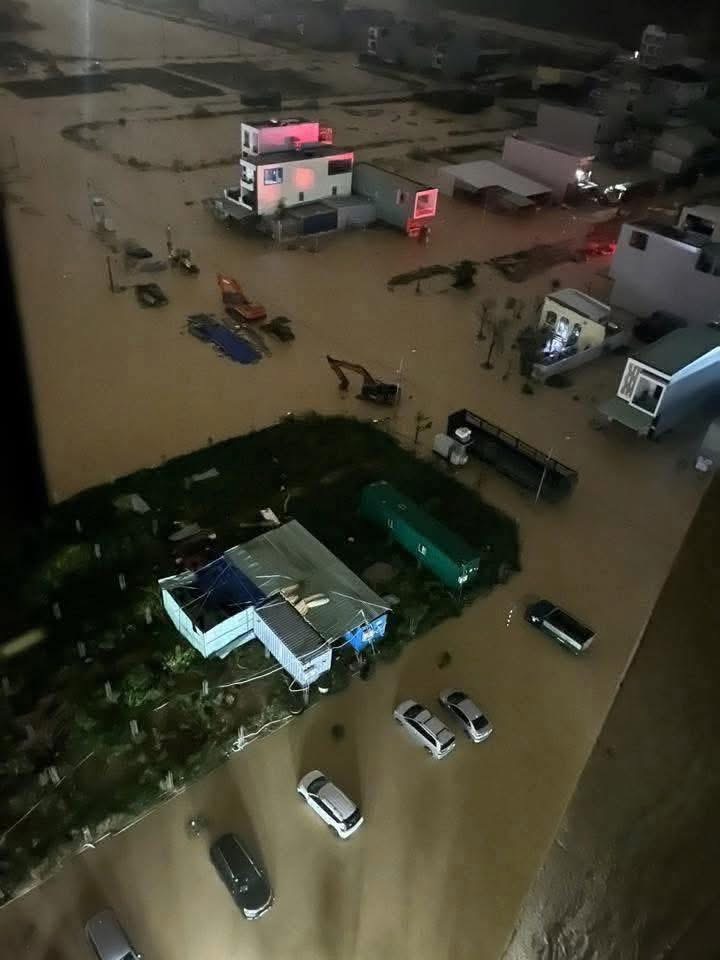 Cận cảnh mưa lũ lịch sử, hàng ngàn nhà dân Gia Lai chìm trong biển nước- Ảnh 25.