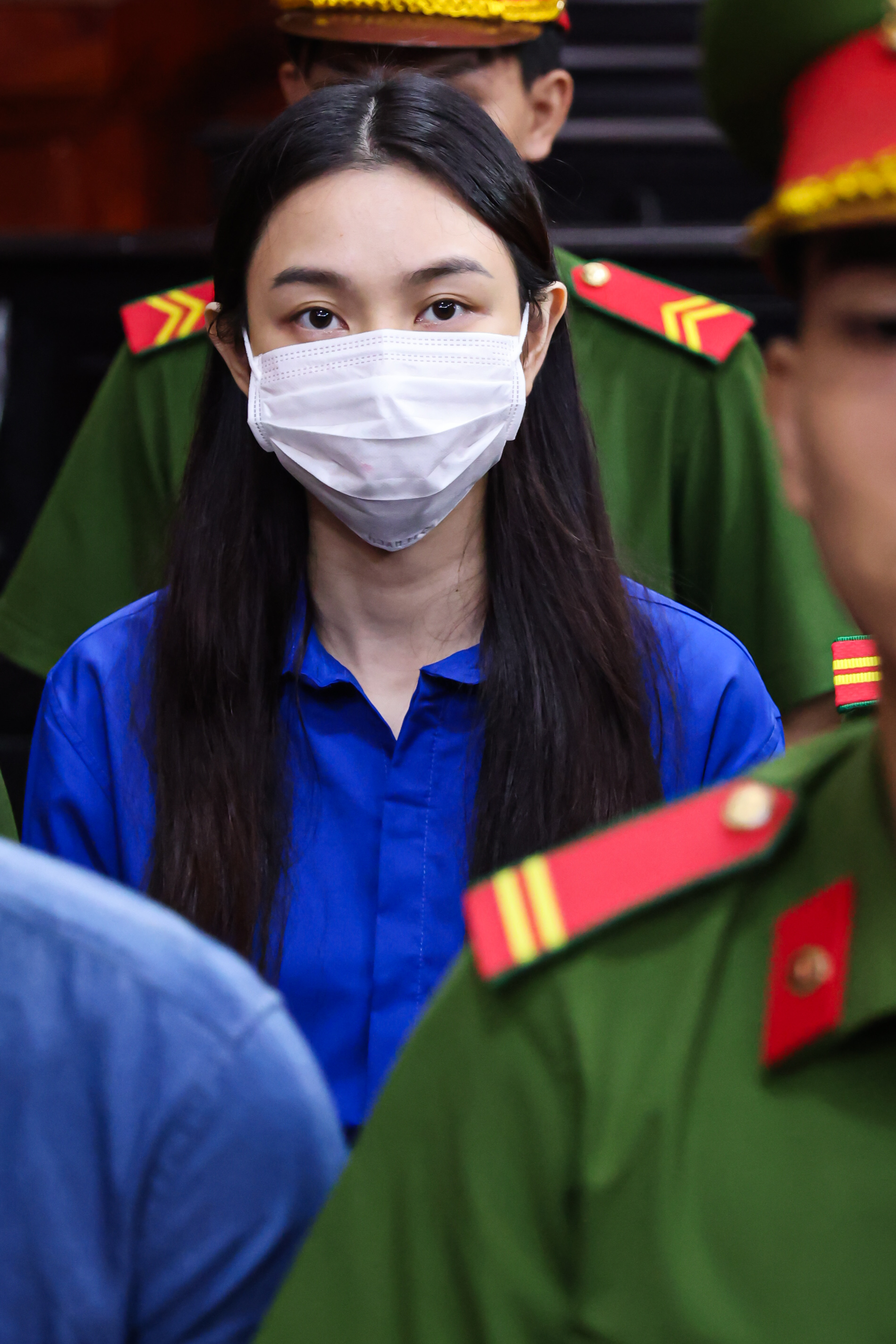 Thùy Tiên không nhận là Hoa hậu, trả lời HĐXX: Nghề nghiệp người mẫu, trình độ học vấn 12/12- Ảnh 2. Thùy Tiên không nhận là Hoa hậu, trả lời HĐXX: Nghề nghiệp người mẫu, trình độ học vấn 12/12- Ảnh 2.