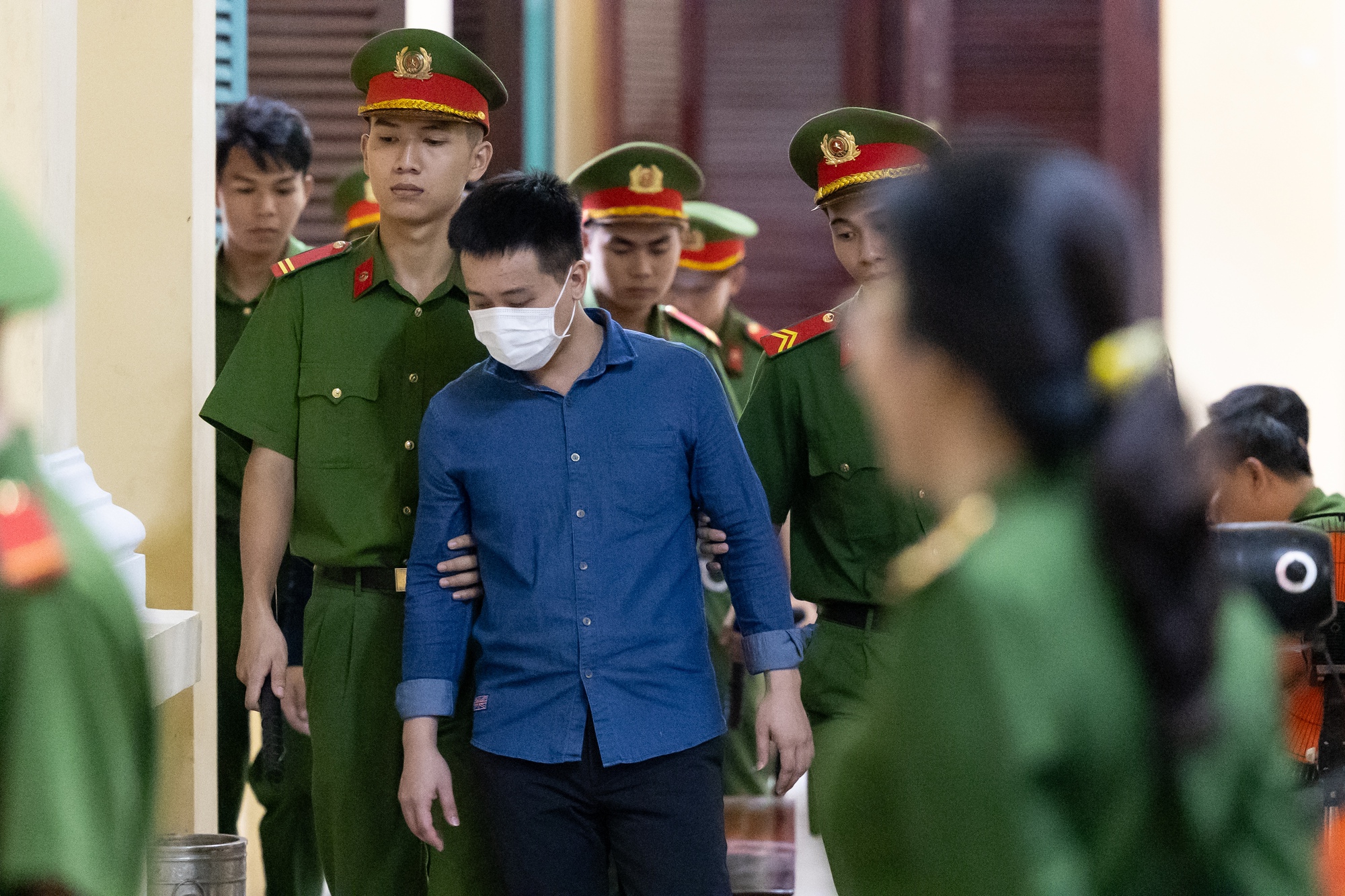 CLIP: Quang Linh Vlogs xin lỗi người đã yêu thương, nhắc đến bố mẹ trong lời nói sau cùng- Ảnh 3.