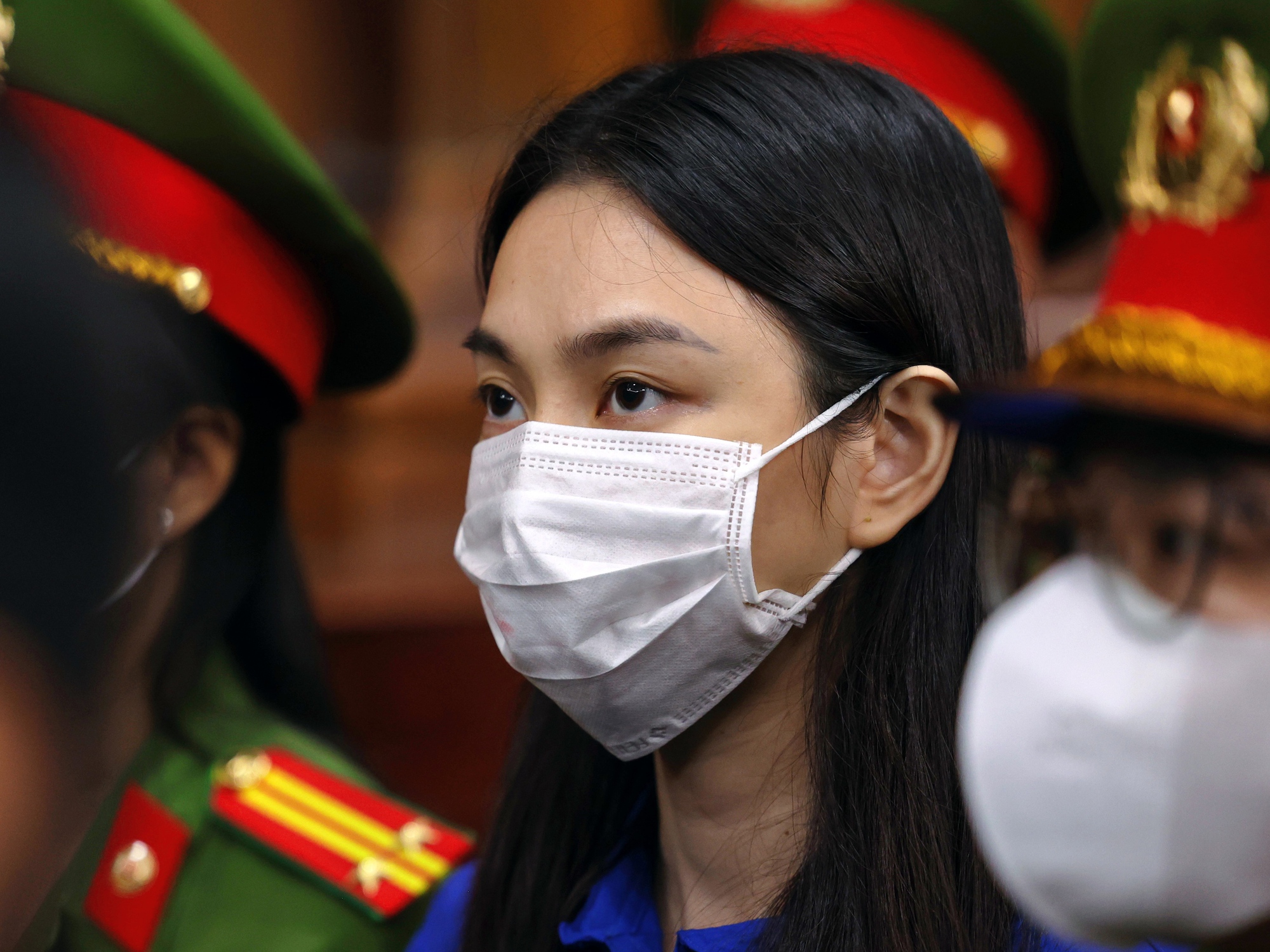 Nguyễn Thúc Thùy Tiên đồng ý để 2 luật sư bào chữa- Ảnh 1.