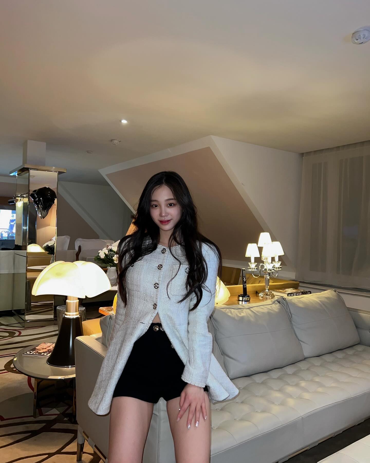 Thiên kim tiểu thư là bạn thân của công chúa Kpop: Visual tri thức nổi bật trong dàn chaebol- Ảnh 16.