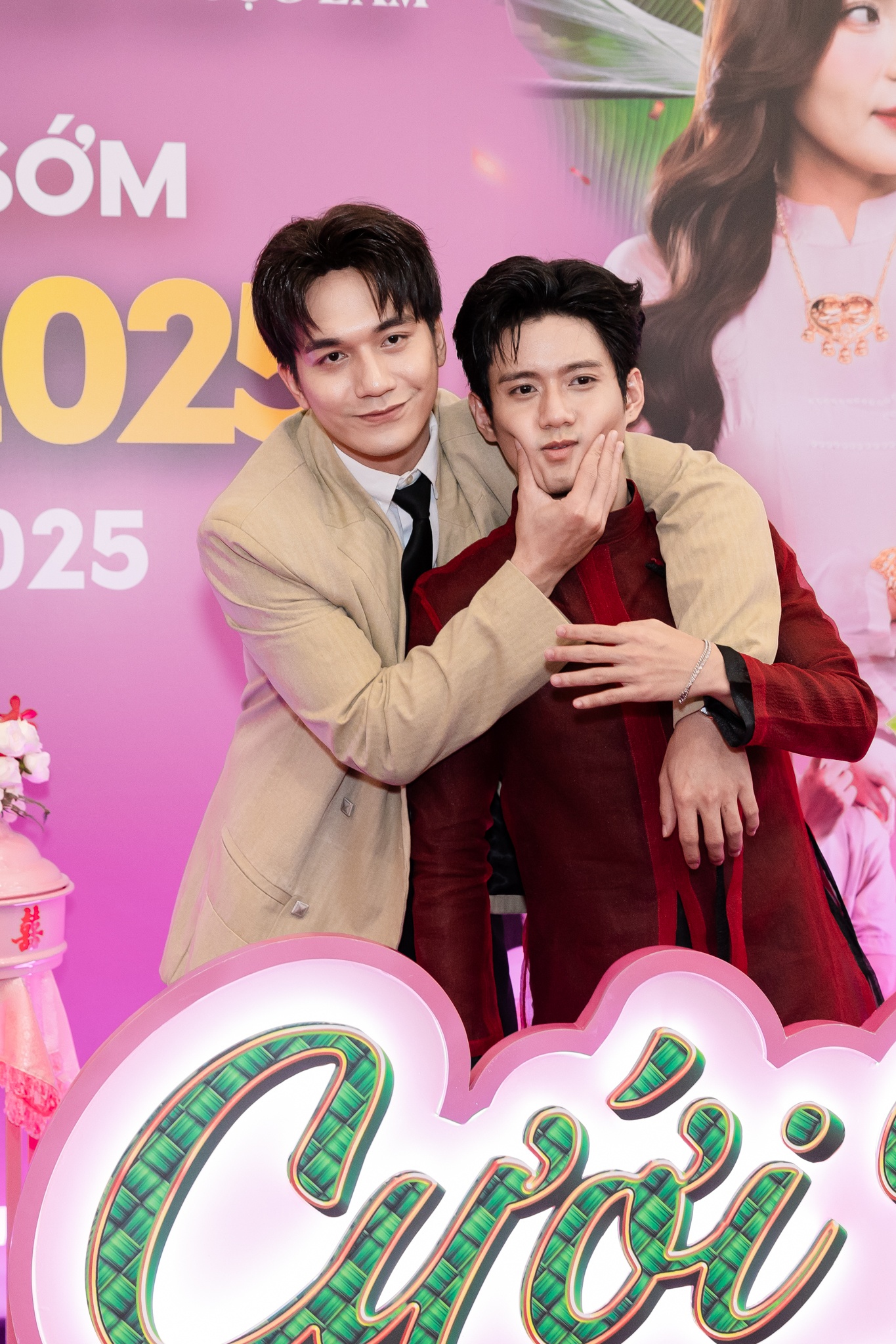 Thảm đỏ HOT nhất hôm nay: Lý Nhã Kỳ - Lê Hoàng Phương đọ sắc bùng nổ, 1 nghệ sĩ lần đầu xuất hiện sau khi phải hầu tòa- Ảnh 10.