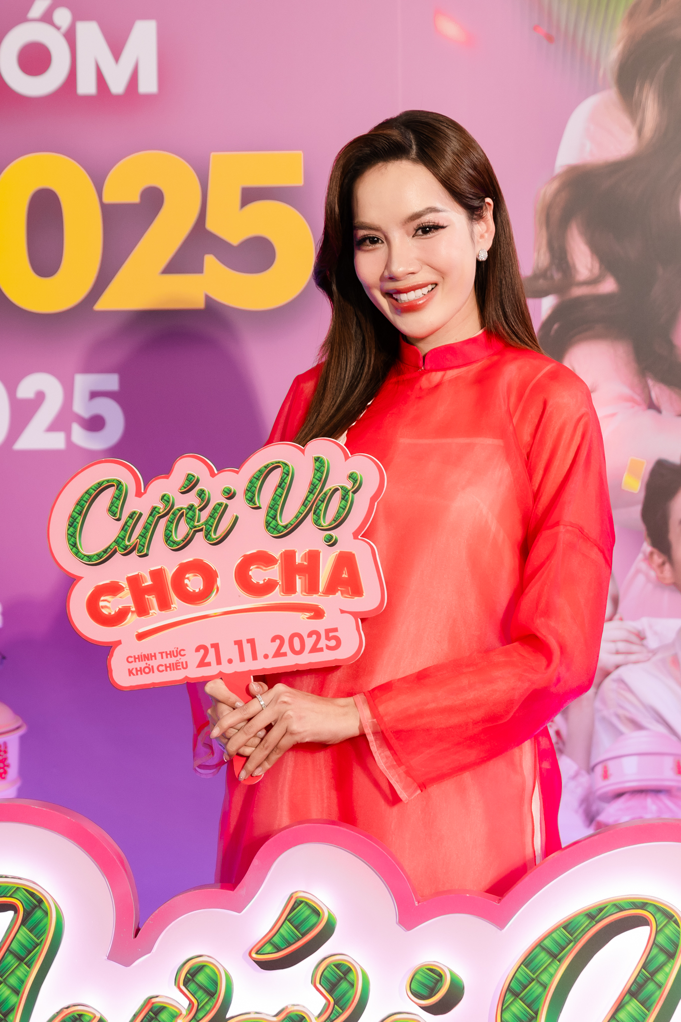 Thảm đỏ HOT nhất hôm nay: Lý Nhã Kỳ - Lê Hoàng Phương đọ sắc bùng nổ, 1 nghệ sĩ lần đầu xuất hiện sau khi phải hầu tòa- Ảnh 5.