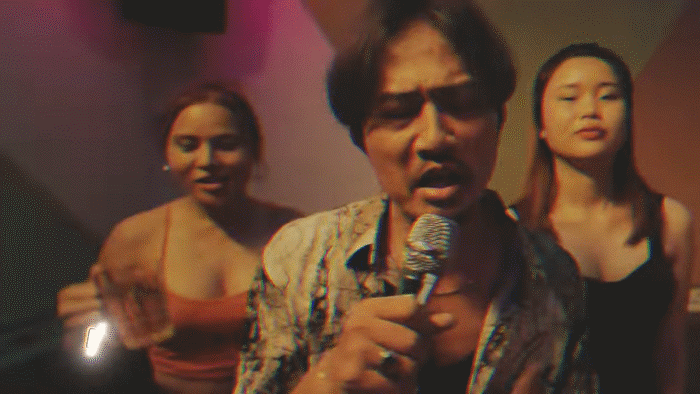 Danh tính cô gái áo cam trong quán karaoke lắc lư cùng Doãn Quốc Đam- Ảnh 1. Danh tính cô gái áo cam trong quán karaoke lắc lư cùng Doãn Quốc Đam- Ảnh 1.