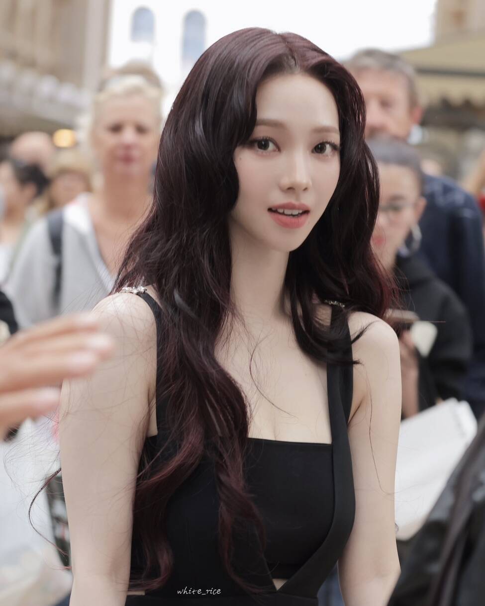 Không tin được đây từng là mỹ nhân đẹp hơn trí tuệ nhân tạo, hát kiểu gì hạng 1000 cũng chưa đạt nổi- Ảnh 1.