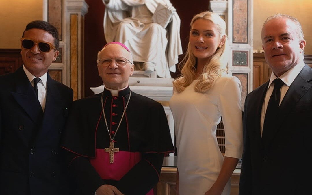 Giám khảo từ chức, tố Hoa hậu Hoàn vũ gian lận- Ảnh 1.