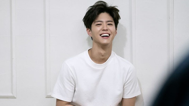 14 giây Park Bo Gum cầm điếu thuốc trên tay làm 14 giây Park Bo Gum cầm điếu thuốc trên tay làm