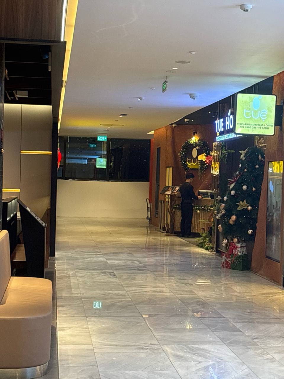 Xuất hiện chiếc thang cuốn khiến giới trẻ TP.HCM phát cuồng: View tiền tỷ, hoàn toàn miễn phí tham quan- Ảnh 13. Xuất hiện chiếc thang cuốn khiến giới trẻ TP.HCM phát cuồng: View tiền tỷ, hoàn toàn miễn phí tham quan- Ảnh 13.