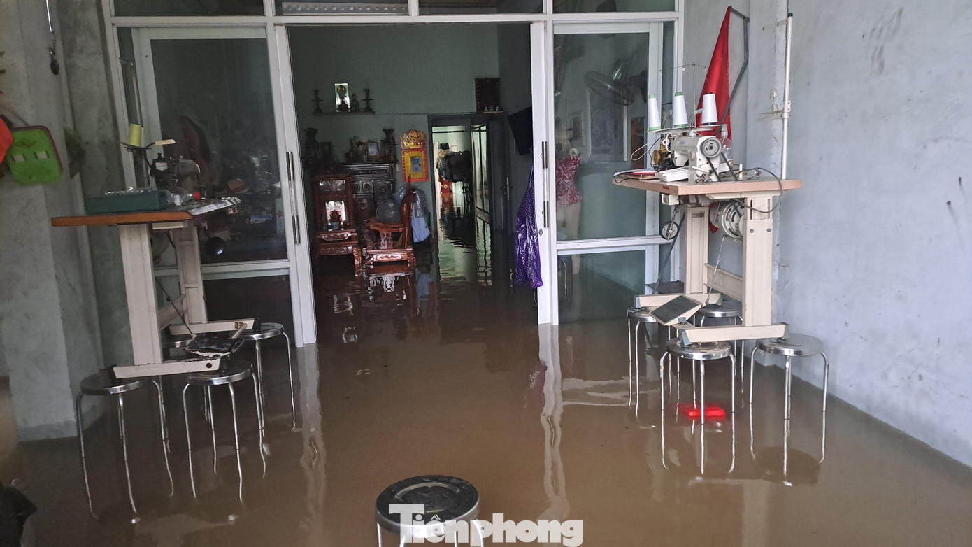 Lũ dâng gần 2m, trung tâm Gia Lai hỗn loạn- Ảnh 11.