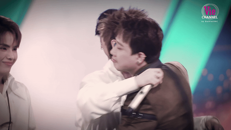 Hậu trường Live Stage 4 Anh Trai Say Hi hé lộ OgeNus rơi nước mắt khi nói về mẹ, lâu rồi không khóc như thế này- Ảnh 4.