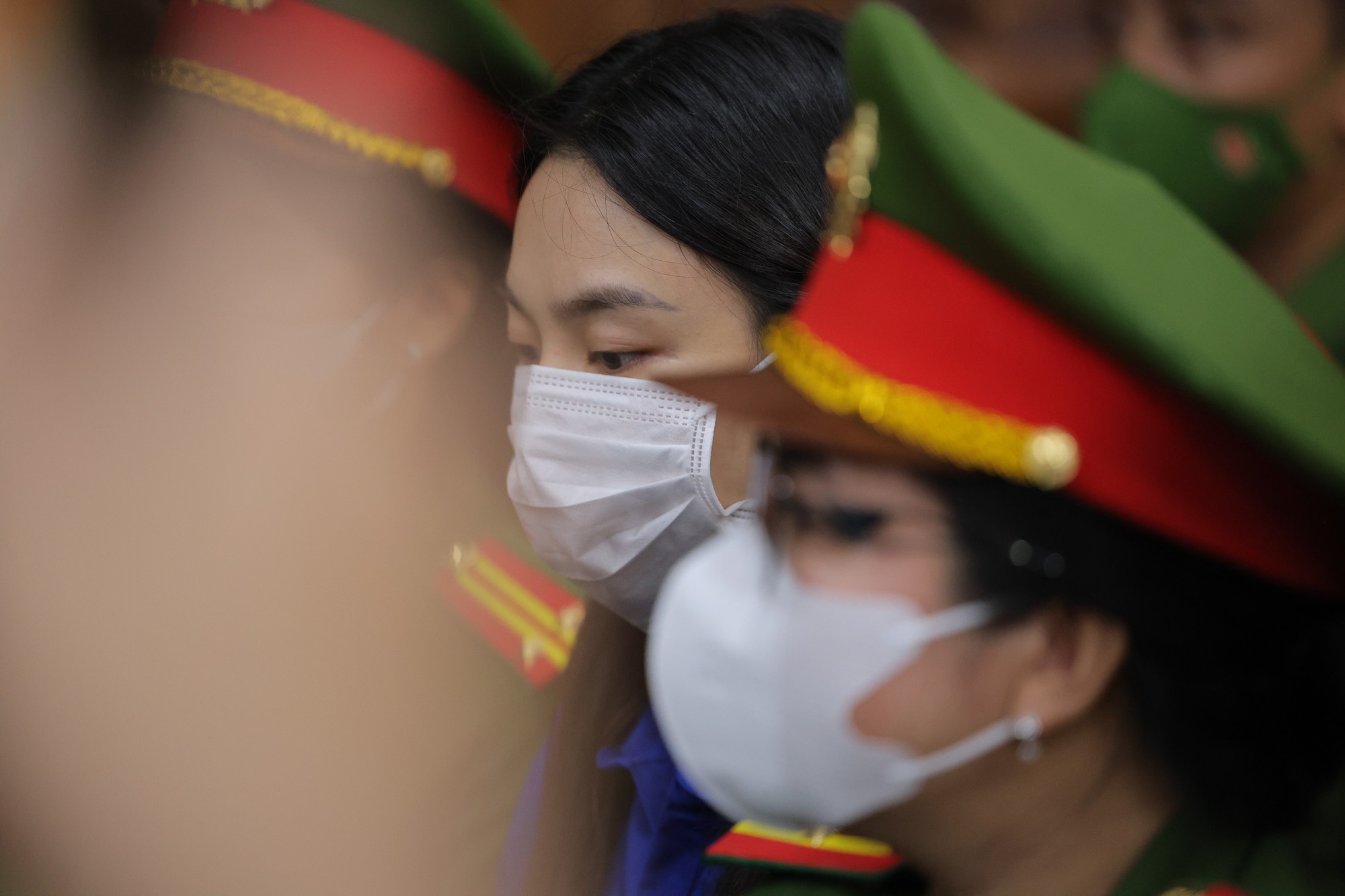 Tổng giám đốc Công ty Sen Vàng và 27 người khác vắng mặt trong phiên xử hoa hậu Nguyễn Thúc Thuỳ Tiên- Ảnh 1. Tổng giám đốc Công ty Sen Vàng và 27 người khác vắng mặt trong phiên xử hoa hậu Nguyễn Thúc Thuỳ Tiên- Ảnh 1.