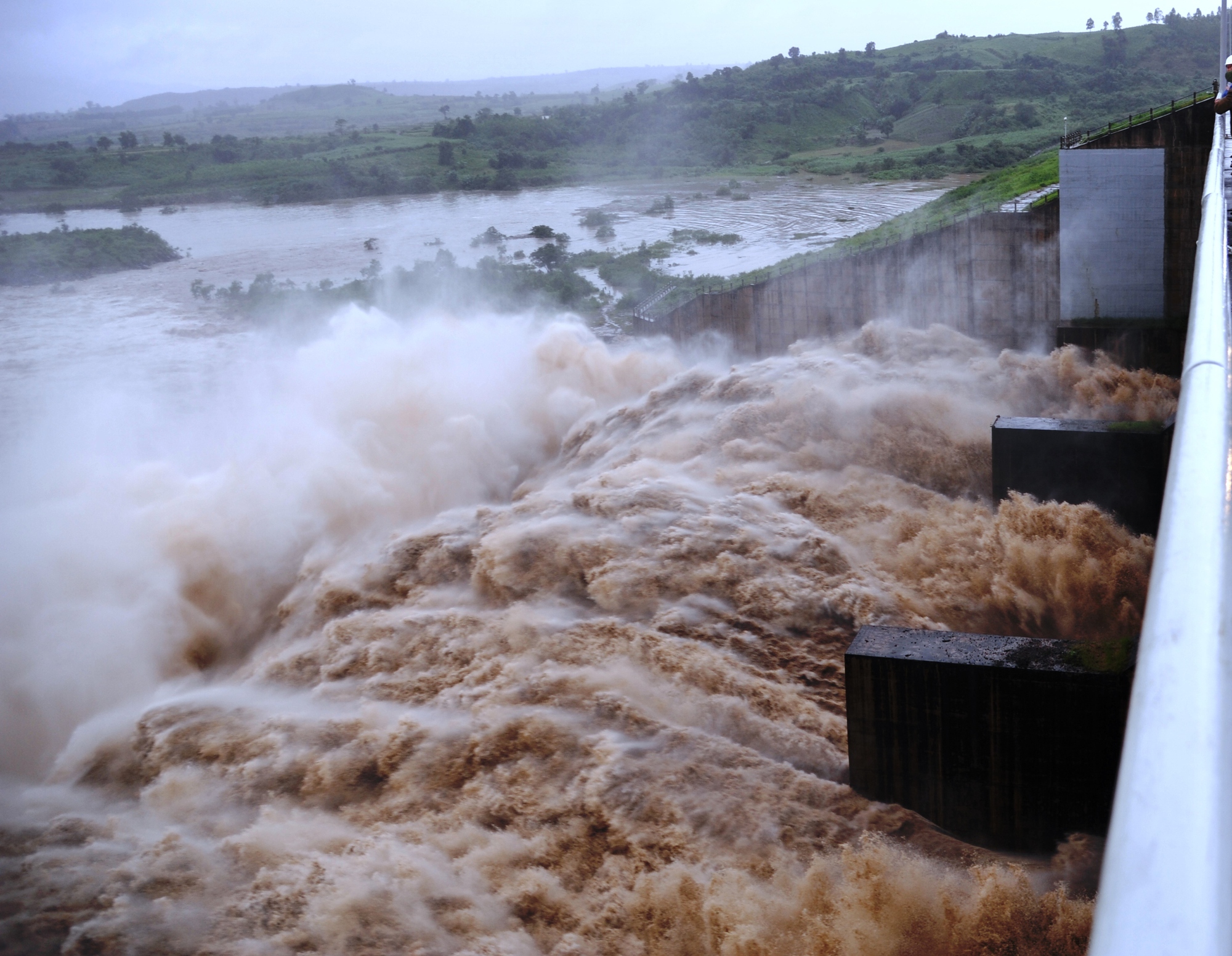 Thủy điện Sông Ba Hạ "xả lũ kỷ lục Việt Nam chưa từng có"- Ảnh 2.